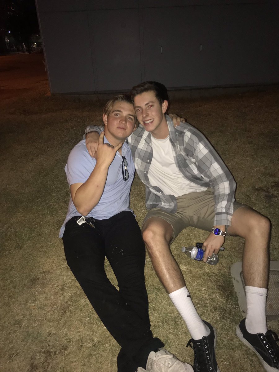 Cohen3Larry's tweet photo. @DunniganKellen Happy bday brutha❤️ https://t.co/0tWakuh9ly