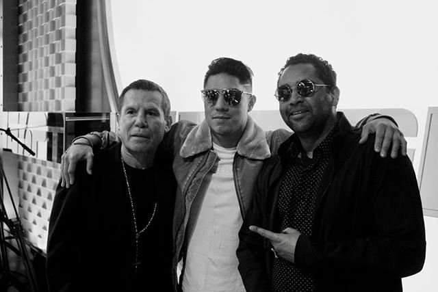 El día con El Gran Campion Chávez y el Campion Jessie Vargas. Gracias su hermano #RETNA. Los tres Reyes!  @jcchavez115 x <a href="/jessievargas_/">Jessie Vargas</a>