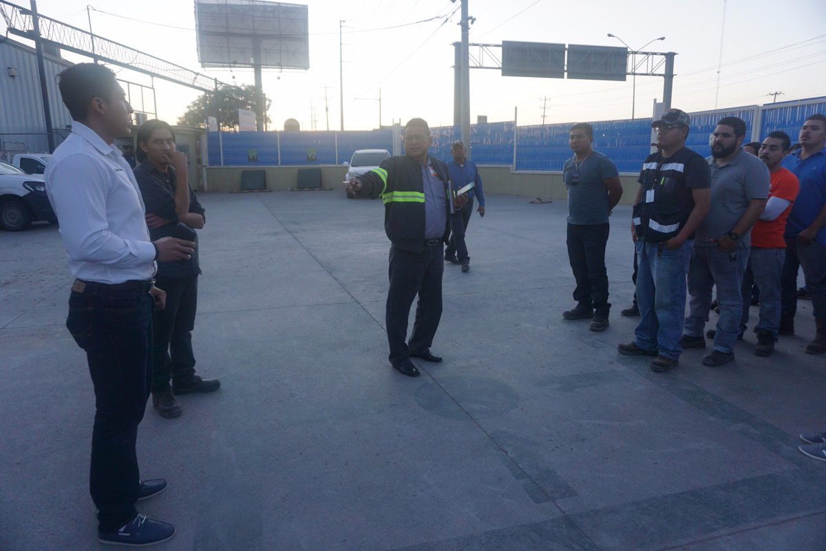 MIReciclados's tweet photo. Pensando siempre en la seguridad de nuestros colaboradores, llevamos a cabo simulacros de evacuación en nuestras instalaciones, estos en presencia de personal de Protección Civil. 
#MIReciclados #Seguridad #UnidosPorReynosa #CiudadVictoria #Tamaulipas #ReynosaFollow https://t.co/0OAJGFJOHF