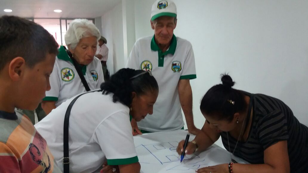Guadalupegestor's tweet photo. #TiempoDeCalidad con el #AdultoMayor de @GuadalupeAnt   aprendiendo que derechos nos otorga la constitución y la ley como sujetos de protección especial. #SeEduca @SecEducacionAnt https://t.co/vGdHjWgx2D