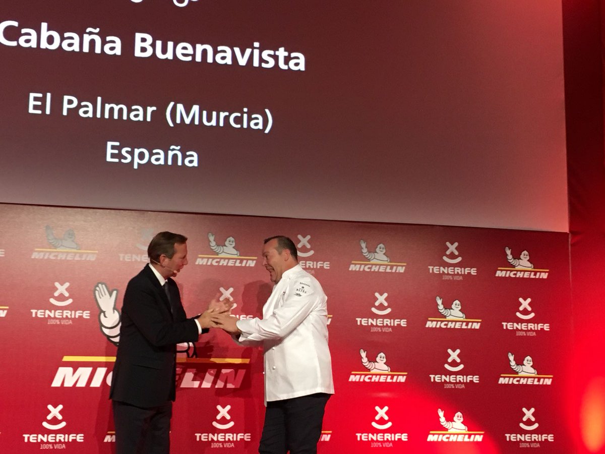 Novedad #GuiaMichelin2018 2 #EstrellasMichelin #CabañaBuenavista. Cocina de autor sumamente elaborada en una cabaña de líneas polinesias. #ElPalmar #Murcia <a href="/pabloglacabana/">Cabaña Buenavista Pablo González</a> #GalaMichelinTenerife