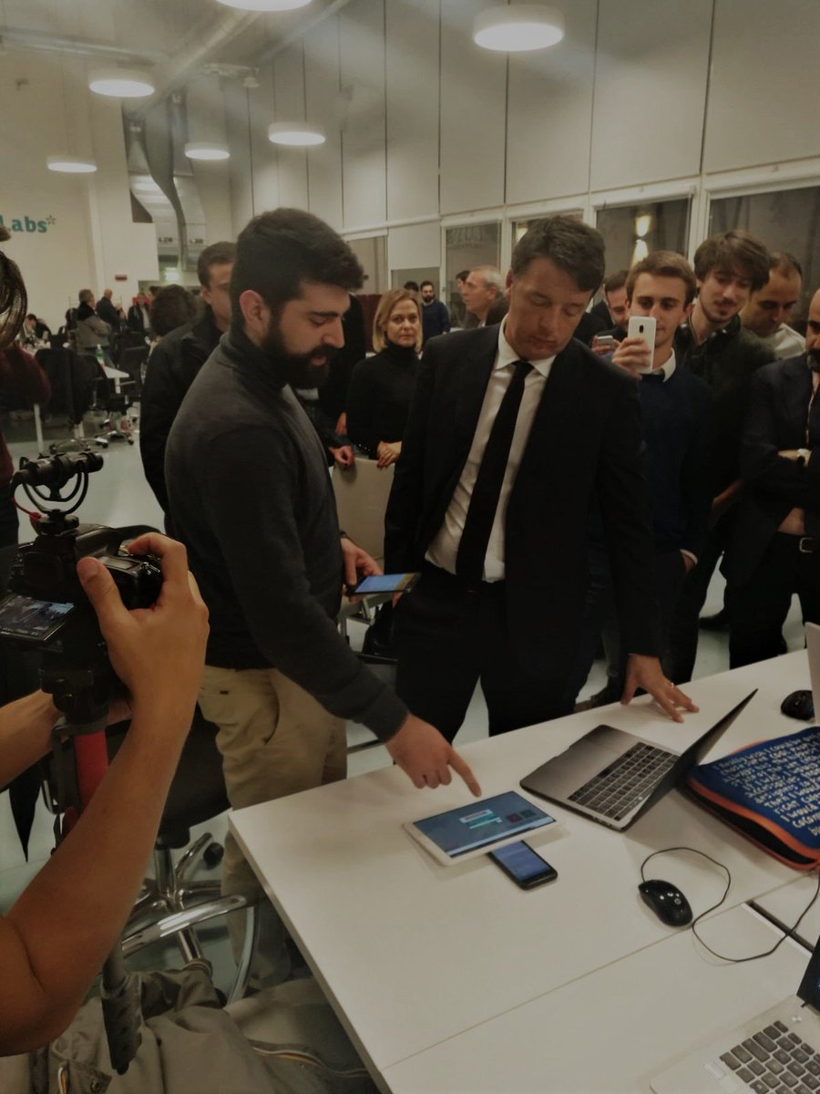 Oggi a <a href="/EnLabs/">eNLabs</a> un ospite d'eccezione prova e scopre le funzionalità di <a href="/ruleat_app/">Ruleat</a>. <a href="/matteorenzi/">Matteo Renzi</a> <a href="/LVentureGroup/">LVenture Group</a> #startup #business #luissenlabs #lventuregroup #InvestNow