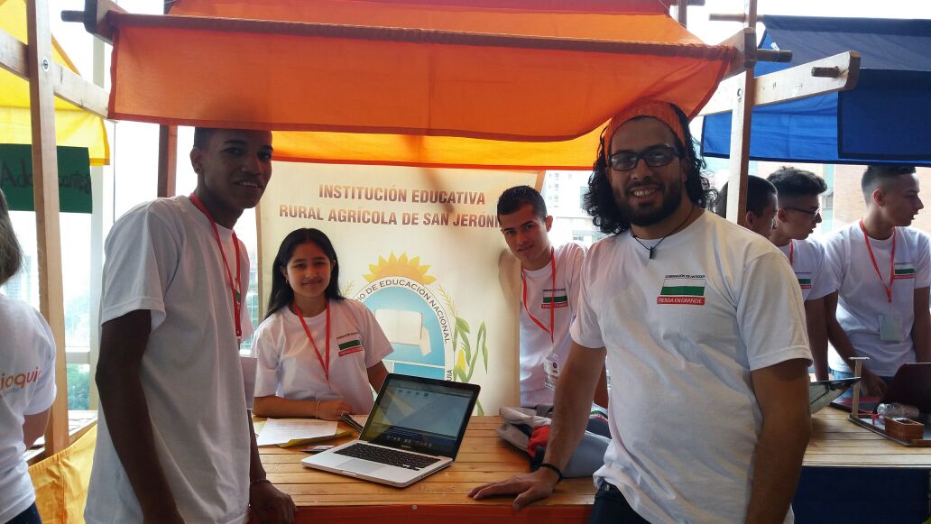 Guadalupegestor's tweet photo. @GuadalupeAnt felicita a los jovenes del concurso #InnovAntioquia por representar al municipio y por vivir un excelente experiencia. Se Recuerda el evento con gran alegria https://t.co/B36pILHFdD