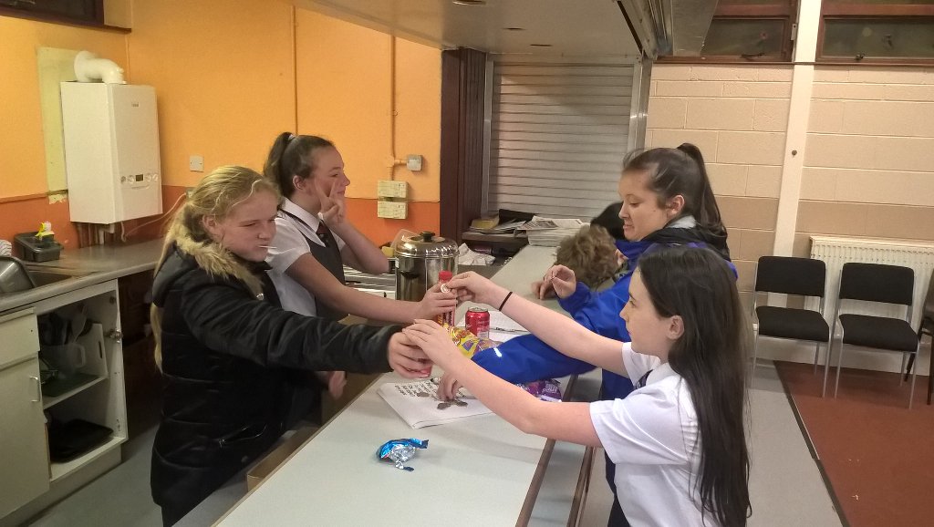 ray_wVibe's tweet photo. Sell the box at Bryer road youth club #thinkenterprise @KnowsleyYM https://t.co/0NuWwqIdzi