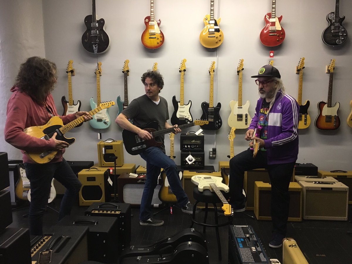 GuitarRiotCLE's tweet photo. It was nice to have our pal @jmascis spend some time at the shop today! #jmascis #dinosaurjr @dinosaurjr #fuzz https://t.co/dHe4ZwsaOD