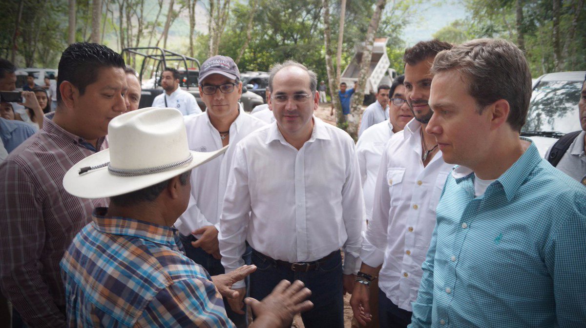 conagua_mx's tweet photo. Con la colaboración de autoridades federales, estatales y sociedad civil se logró la recuperación al 100% del flujo original de #Agua en las #CascadasDeAguaAzul https://t.co/pr5IrDivbs