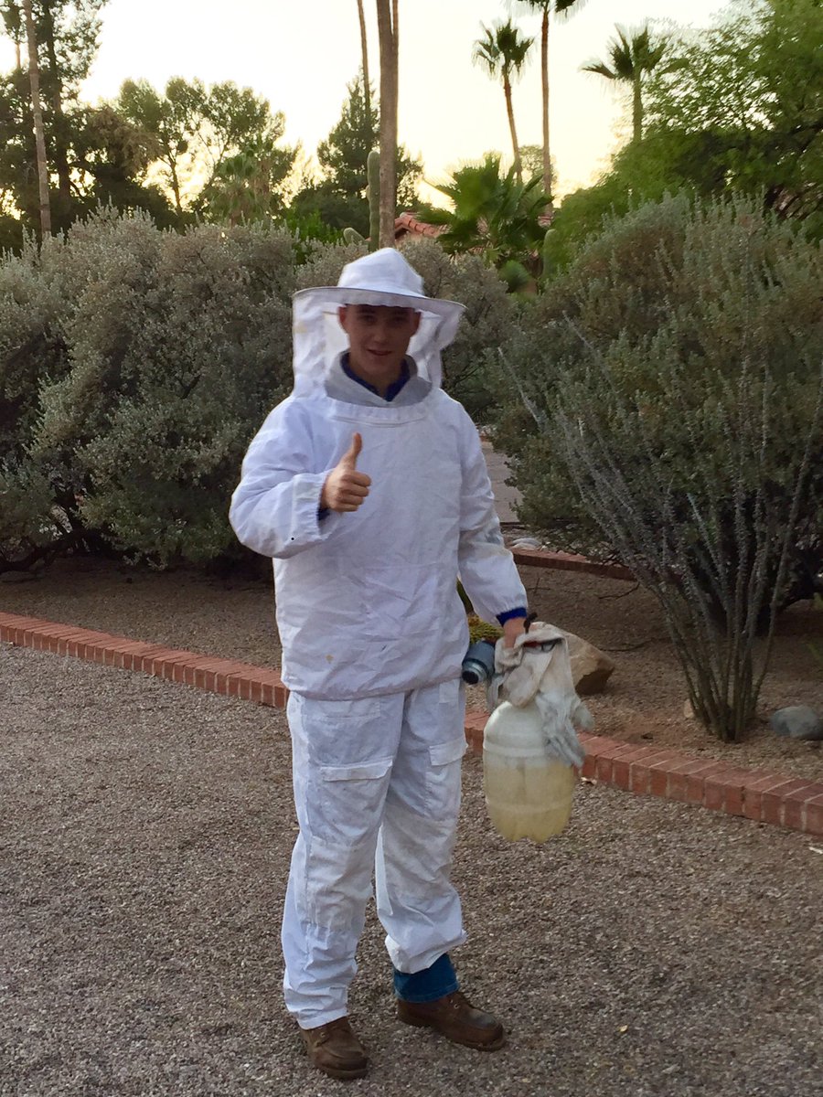 BillKapfer's tweet photo. #thanksgiving in the #desert exterminating the aggressive, killer #africanizedbees living in your yard 🐝 gobble gobble 🦃 https://t.co/DyoapYlOow