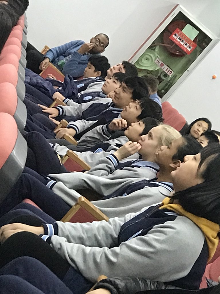 DaunYorke's tweet photo. We are the luckiest school on the planet today. Welcome DJ & team #CrossroadsFoundation #thecrossroadsguy @ibmyp #mypchat #TweetCrossroads https://t.co/yIJVs18tFa