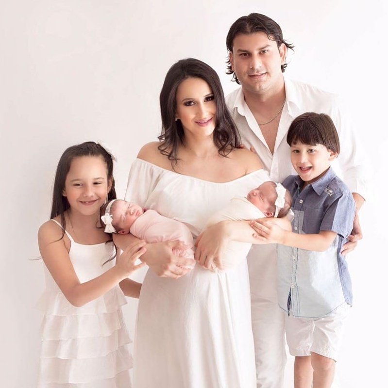 Gracias  @ramonacabrera_photograhy por la session d fotos con mi Flia 👩👶👸👸👫Para el recuerdo!! Unidos mis amores siempre para usteses!!!