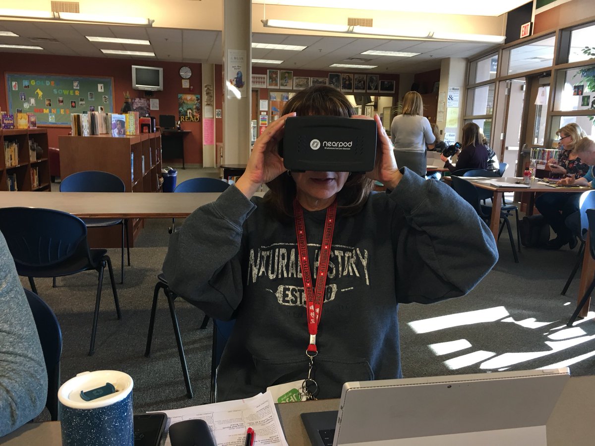 HistoryTeacherG's tweet photo. AMAZING ideas shared today @BuffettMagnet #edcamp2017. I am thankful for working with this insanely talented group of educators! #blessed https://t.co/IOT8XN9mx2