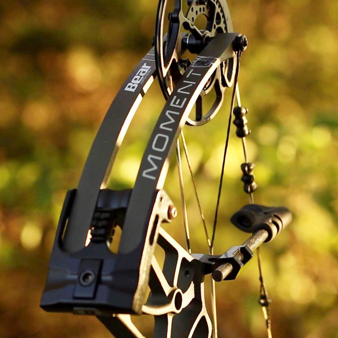 BearArchery's tweet photo. We're thankful for perfect fall days like this #BearArchery 
📷 | @HuntCoTV https://t.co/EH8YiOjXI2