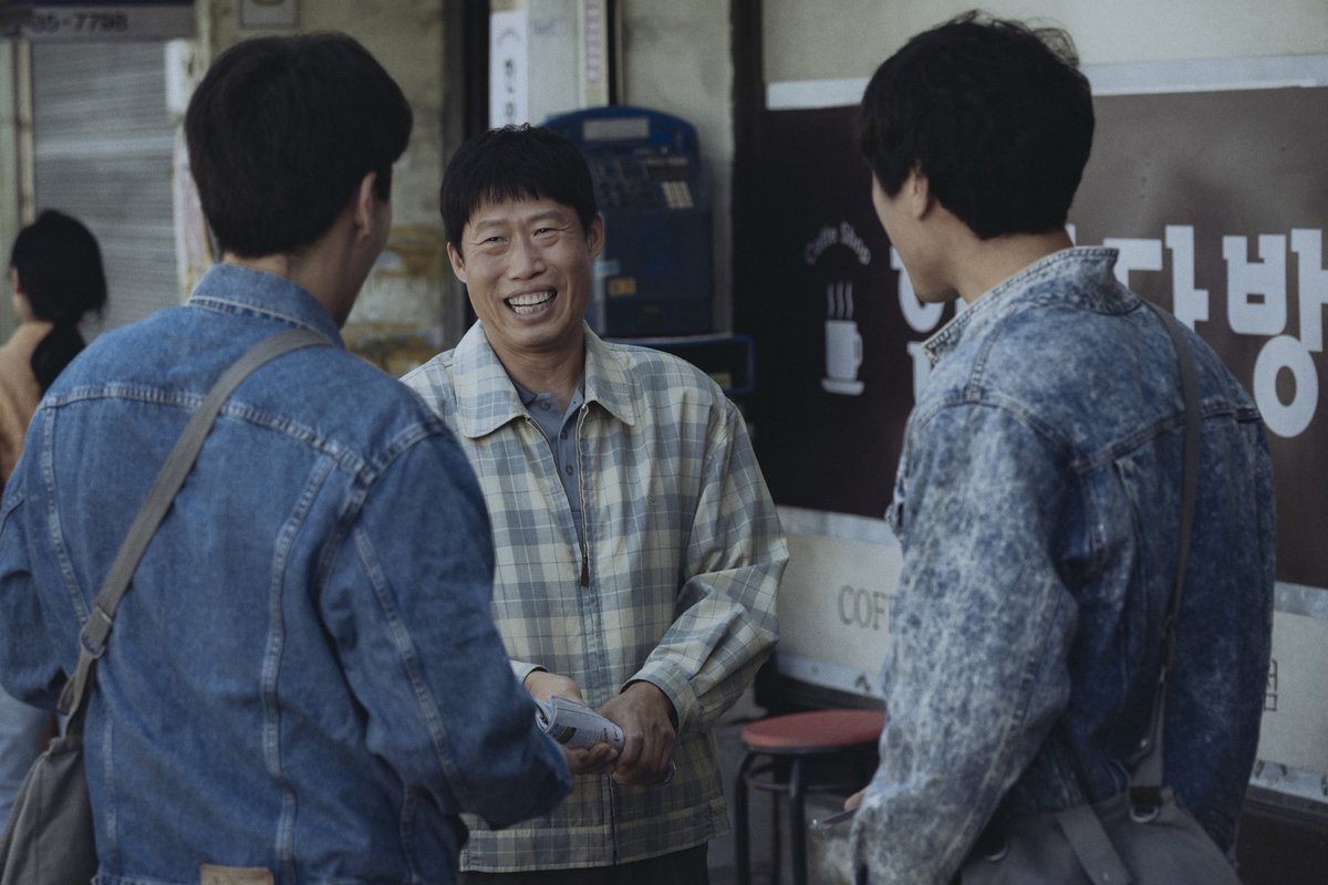 CJENMMOVIE's tweet photo. 모두가 뜨거웠던 그 해
각자의 선택과 신념으로 격동의 시간을 살았던
사람들의 이야기 <1987>

#김윤석 #하정우 #유해진 #김태리 #박희순 #이희준
#영화1987 #12월27일개봉 https://t.co/SxGQfJEw9D