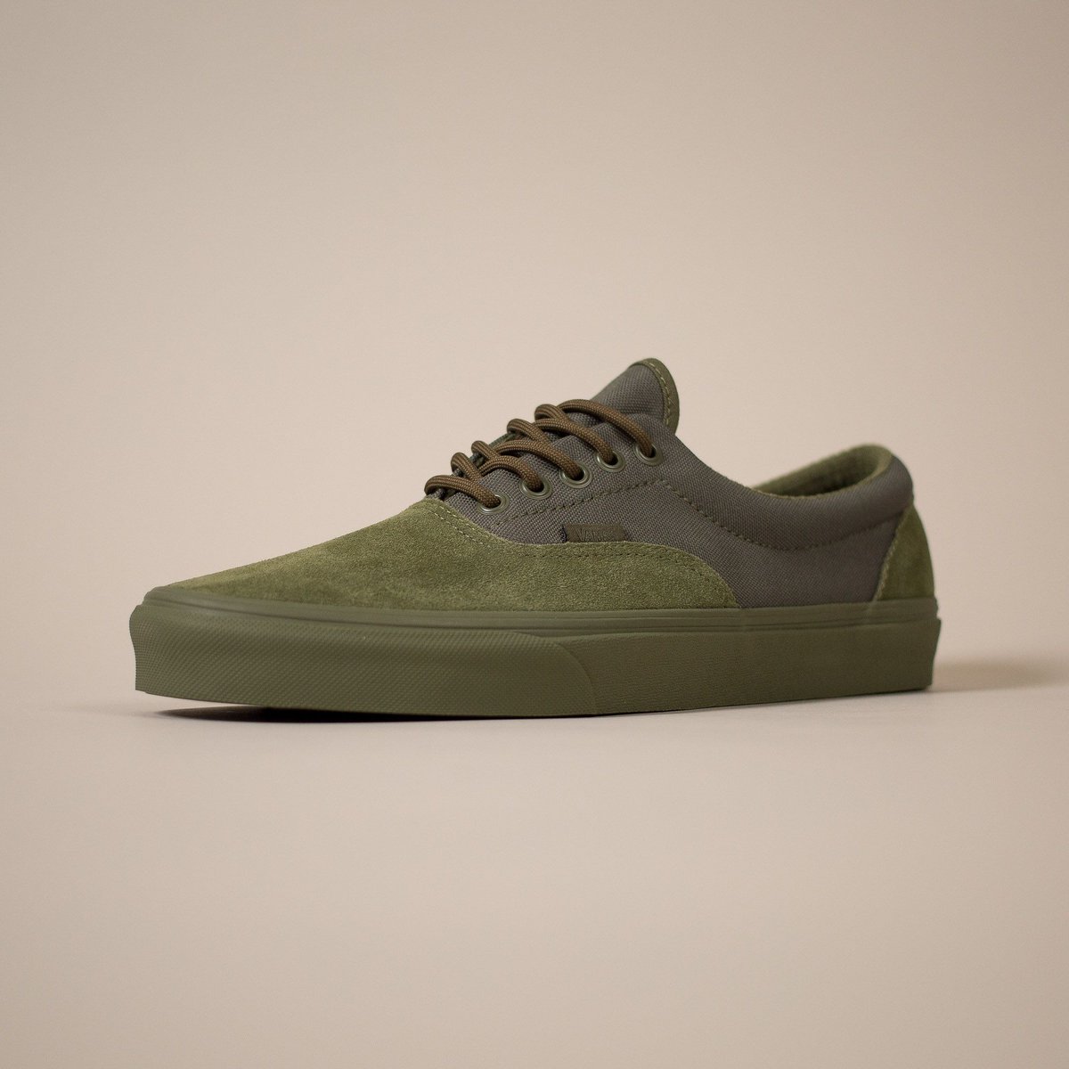 vans military mono