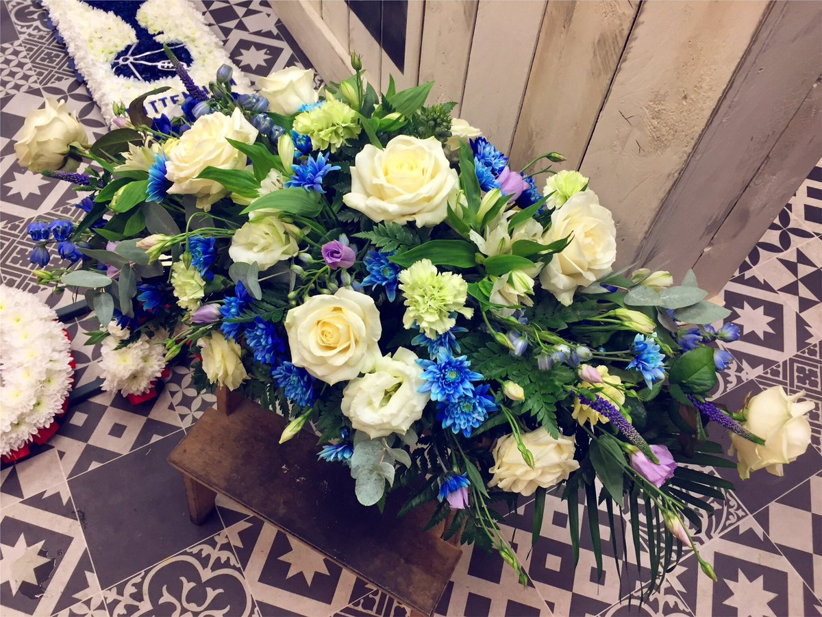 CoggersinBloom's tweet photo. Here’s some of our recent funeral work. Beautiful and personal tributes for special loved ones. #Florist #London #Flowers #EastLondon #Walthamstow #CoggersinBloom https://t.co/txSl0oY0z0