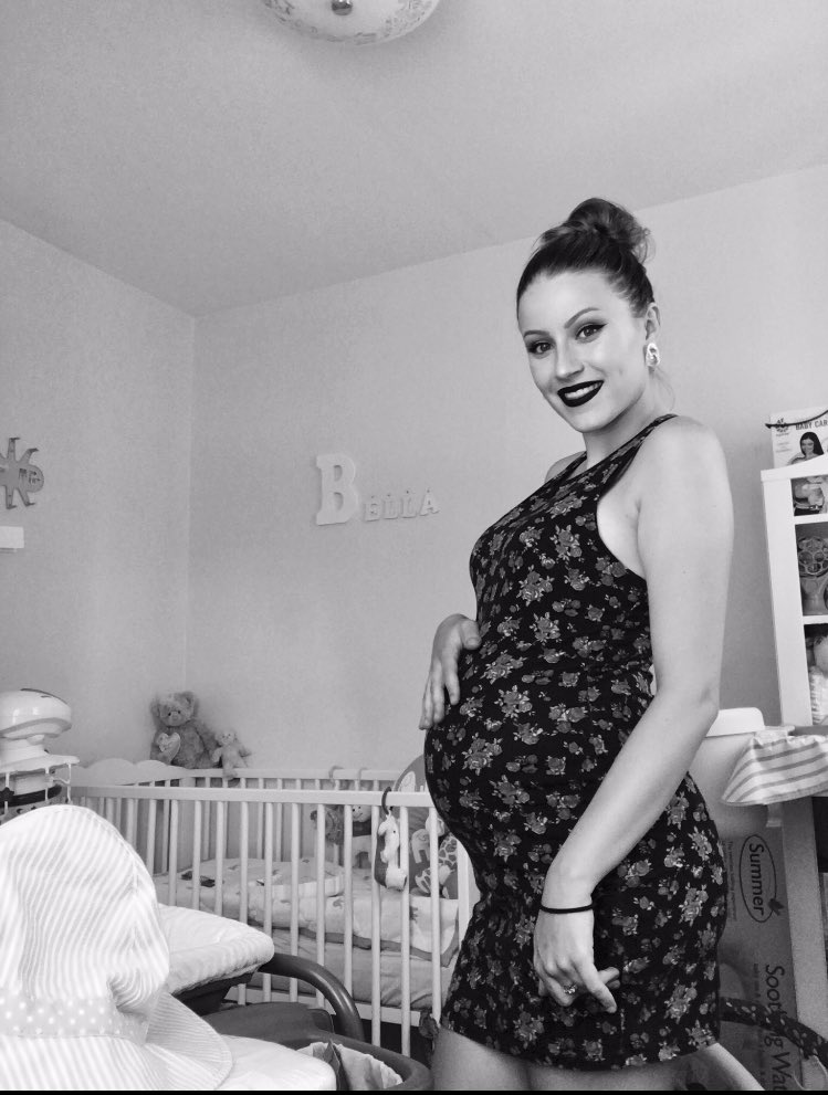 ItsGodinBitch's tweet photo. Missing the bump https://t.co/ammnzVJBee