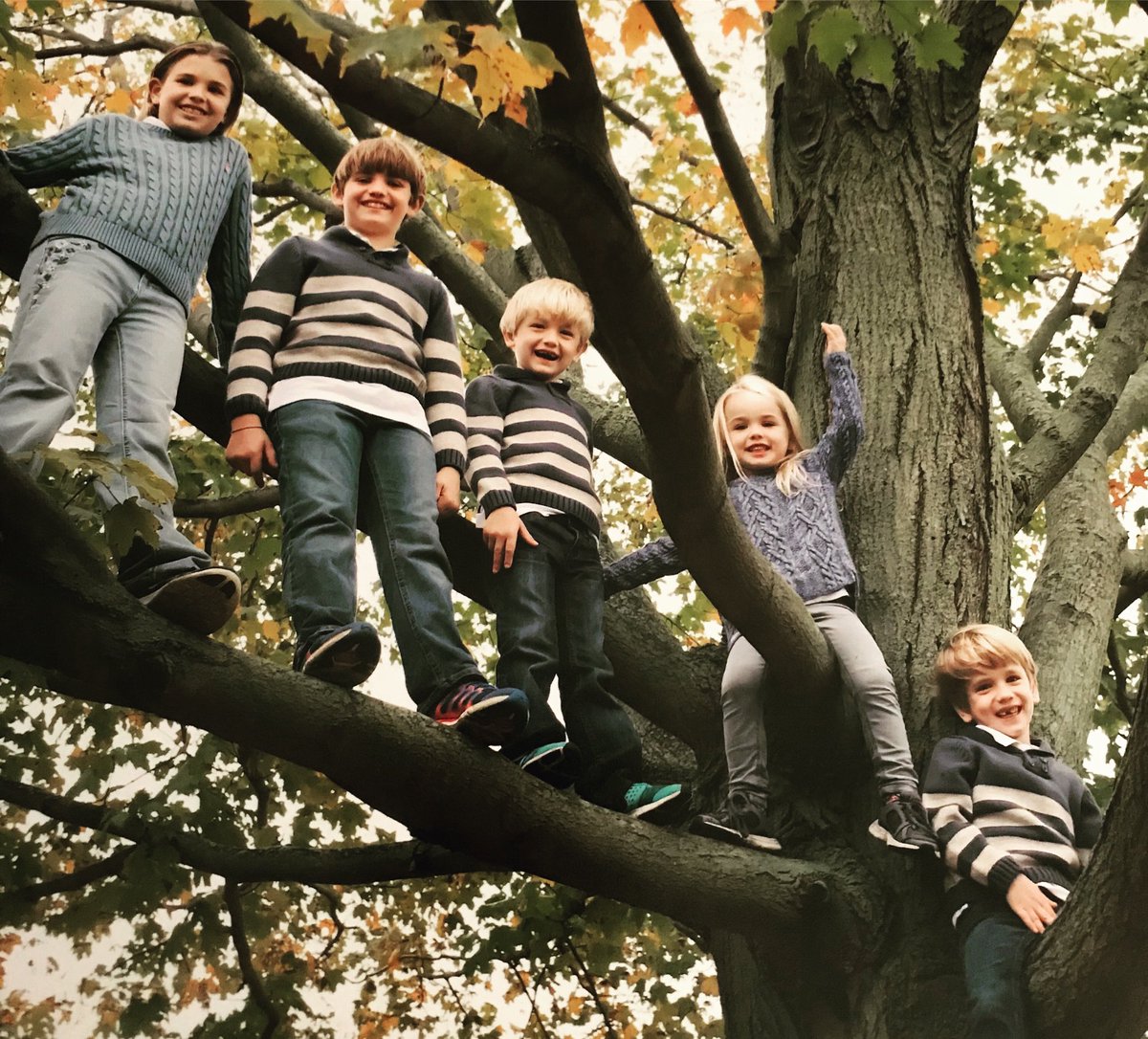 DonaldJTrumpJr's tweet image. From my family to yours, Kai, Donnie, Tristan, Spencer, &amp;amp; baby Chloe (as she refers to herself) wanted to wish you all a very happy &amp;amp; healthy #Thanksgiving.  As Americans we truly have a lot to be thankful for and perhaps we should all sit back &amp;amp; recognize that a bit more often!