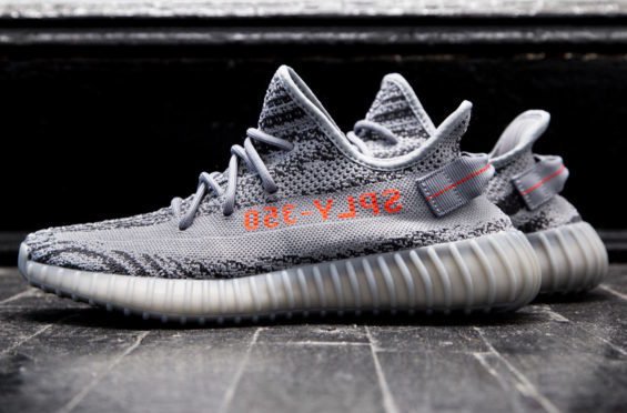 satalymike's tweet photo. #Yeezy Boost 350 V2 will release on November 25, 2017 for a retail price of $220. 
https://t.co/g0gnOxoXXR https://t.co/lpKJfdhfHp