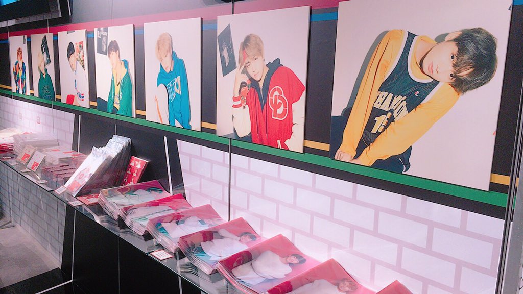 Bts×109 pop up store がついにオープン🙌🏻 109限定オリジナルグッズが沢山 pop up storeでしか見れない限定動画や メンバーのポスターが公開😍💓 b2f では