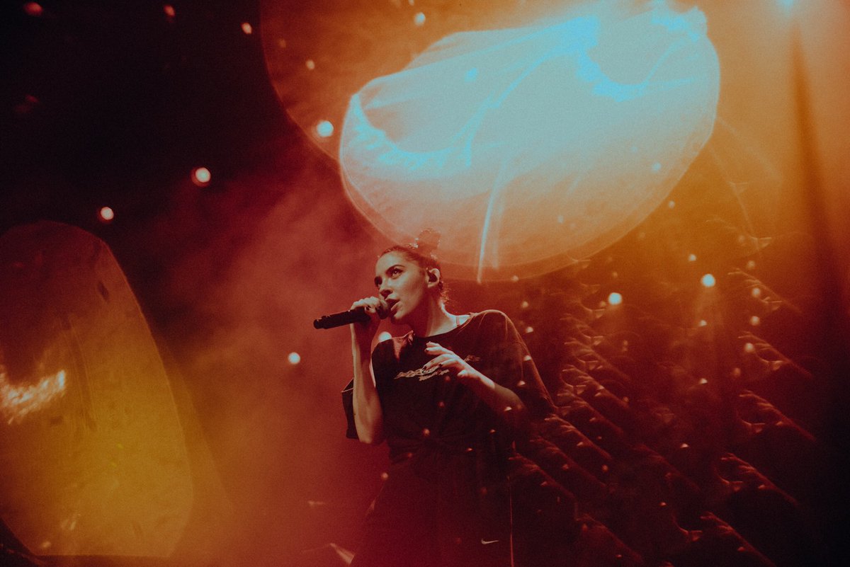 lorigutman's tweet photo. some photos of @thatgirlbishop last night in brooklyn 💥 https://t.co/oZWS4jlnFe