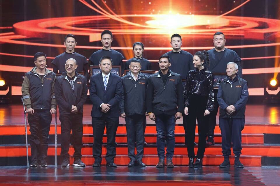 Hwang_ymmm's tweet photo. @jetli_official @jetli_com The inaugural #GSD tournament in Beijing , 15 November 2017 . #JetLi ,#WuBin ,#JackMa ,#WuJing ,#TonyJaa ,#NatashaLiu .😝  Good morning!~~ mr Jet li.☀️☀️ https://t.co/oqy85bpa8Y