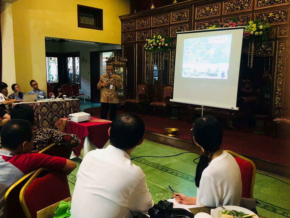 uclgaspac's tweet photo. Keynote presentation from Beijing, Malacca, Pineng, Baguio, Bangkok and Jeju start Culture sharing session #Culture21 #4BetterLocal #Insight4Leaders #SCF17 https://t.co/KqqrLPogON