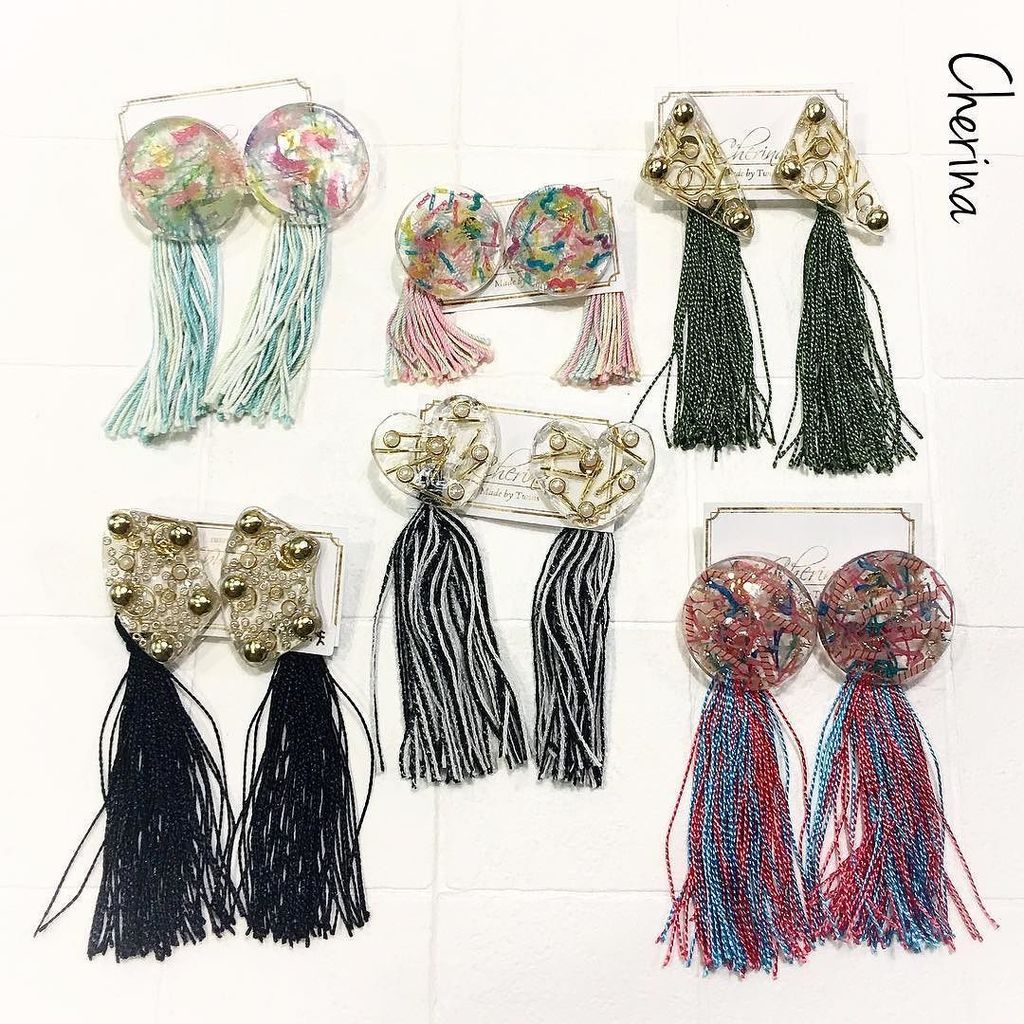 カラーバリエーション豊富なタッセル達もおおぶりです💓
.
一部2wayのタッセルなしで使用可能です(^^)💓
.
#タッセルピアス #おおぶりピアス #レジンピアス #スタッズピアス #カラフルピアス #カラフルタッセル #Cherina ift.tt/2A4MAdM