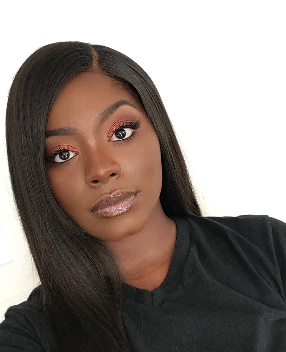 I_WomanOfColor's tweet photo. This new technique I have been using have made my makeup application melt like butter on my skin https://t.co/R9ztro2w7d