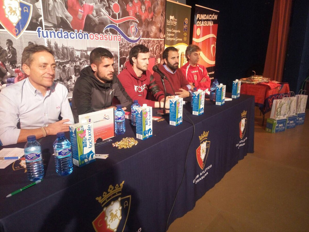 CD_LARRATE tweet media