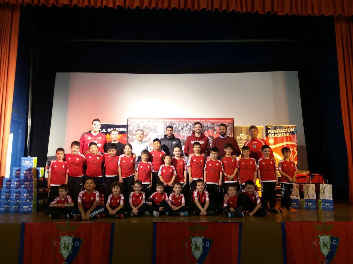 CD_LARRATE tweet media