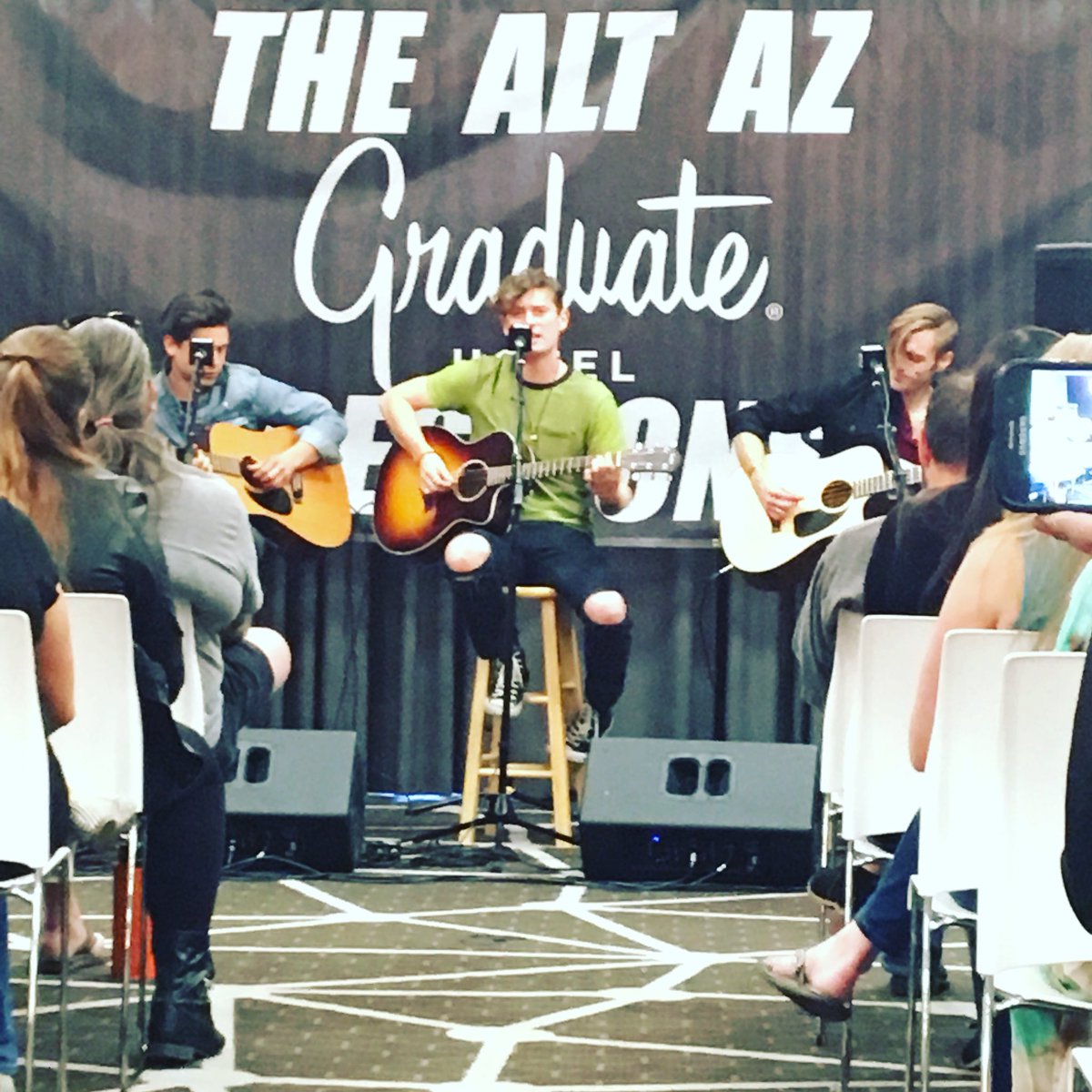 ALT AZ 93.3 tweet media