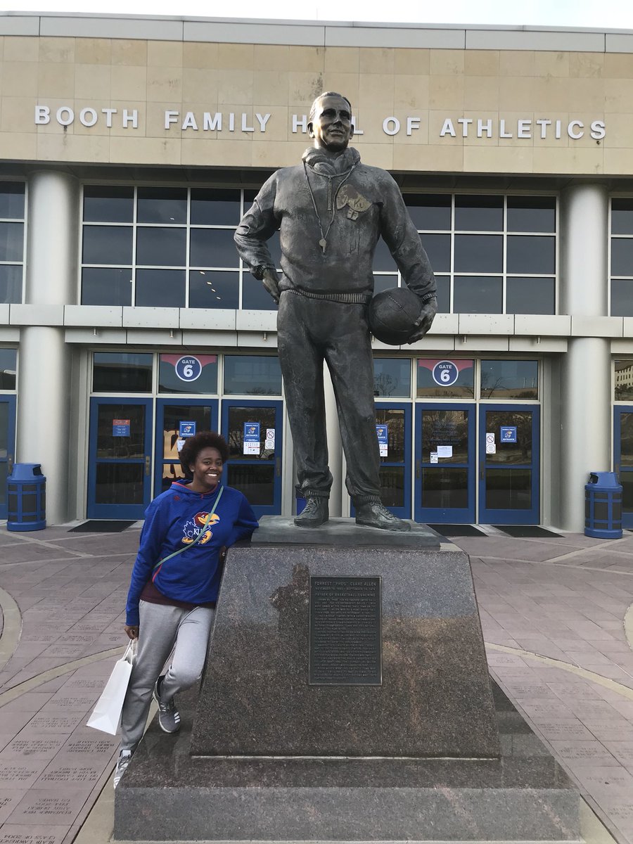 ace_hearts8408's tweet photo. My heart in the world of basketball was complete today...all I wouldβve need was for @CoachBillSelf to pop up #KU #RockChalk #Jayhawk #Naismith #KUHOF β€οΈπβ€οΈππ #MyFirstLove https://t.co/i8YGOFHkVb