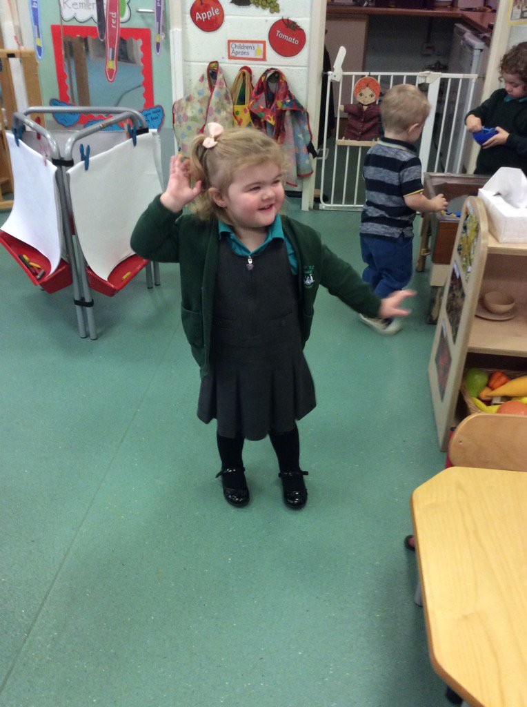 LisaBellamy13's tweet photo. This little star loves to dance @MrsHughesx @IsherwoodMrs @TheDistrictCE https://t.co/qsS12Mp5sD