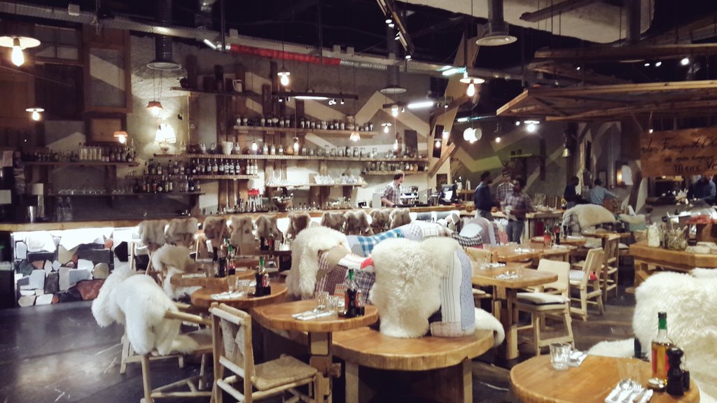 idealmeetings's tweet photo. Soirée au Rural par @marcveyrat #bonneadresse #paris #pariscityguide #instafood #lefooding #chef #restaurant #instafood #eductour #teamime #ousortiraparis https://t.co/CzVr52j6Yx