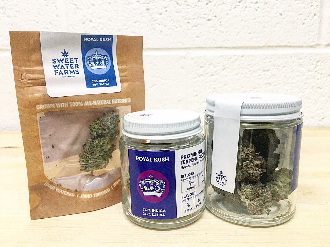 MaryMart253's tweet photo. Shouts to #sweetwaterfarmsmj !! #GreenWednesday options includes #arcatatrainwreck | #royalkush | #alaskanthunderfuck !!
.
.
#marymart253 #marymarttacoma #sweetwsterfarms #budtenderlife #washington # #endofprohibition #morethanmarijuana #cannabis # #cannabisconnect https://t.co/HUIORtRviT