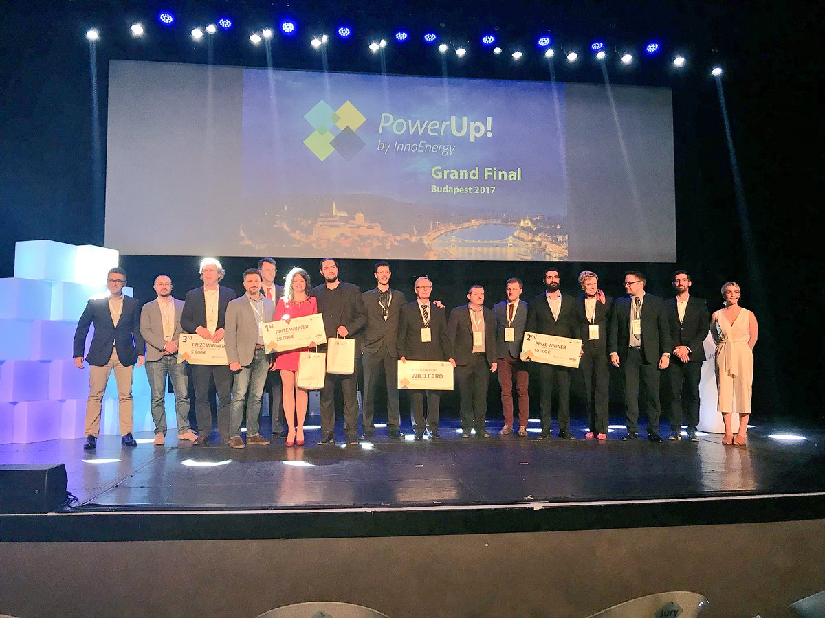 viteczech's tweet photo. #PowerUp2017 Grand Final night 🇪🇺... and the winners from 12 European energy startups are: 1) #HeatVentors 🇭🇺 2) #Flasc 🇲🇹 3) #ViaAlta 🇨🇿 &amp; special price for: Mebius 🇸🇮 ... #Cleantech #startup https://t.co/EqSVtVaZdt https://t.co/HUcj2xXYZE