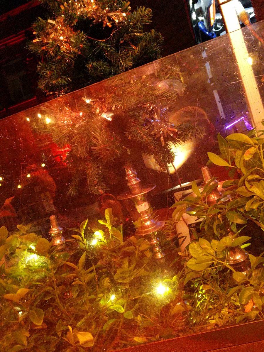 FloralFindings's tweet photo. For those of you who like a smoke, this special #FloralShisha is the perfect Christmas gift! #SmokeYourFloral #BeautyInTheBestPlaces #FestiveFloral https://t.co/IIzRSm94Qo
