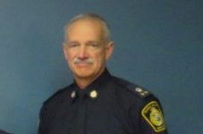 Sarnia Deputy Police Chief Bob Farlow has announced his retirement blackburnnews.com/sarnia/sarnia-… https://t.co/sSeiePCCoV