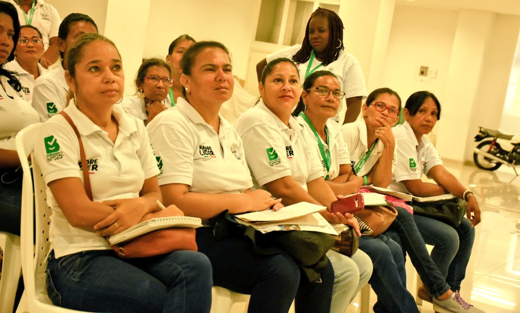 gestionsocialbq's tweet photo. #AEstaHora 90 madres lideres de la #CapitaldeVida reciben capacitación acerca de los procesos del programa @FamiliasAccion. https://t.co/k1WxiXYCi5