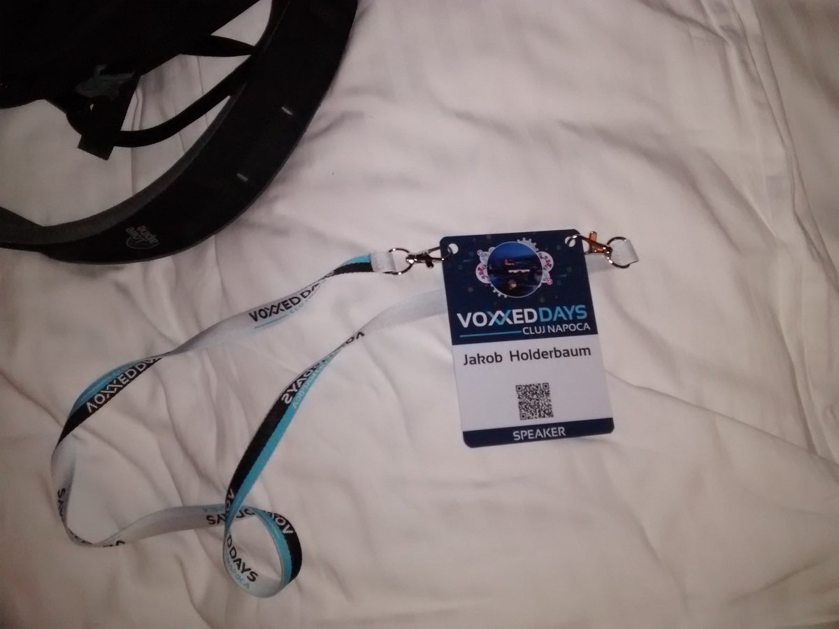 hldrbm's tweet photo. Had an awesome day speaking at the @VoxxedCljNapoca conference. Thanks to @ghibutiu and @proca_alex for organizing 💚💛🧡 https://t.co/esBT8FCjbw
