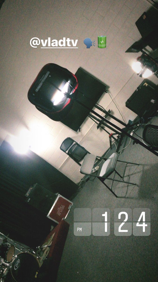 SwaggDinero's tweet photo. Real excited to be here on @djvlad interview yall stay tuned 🕋🔋 https://t.co/XyOupuRz1d