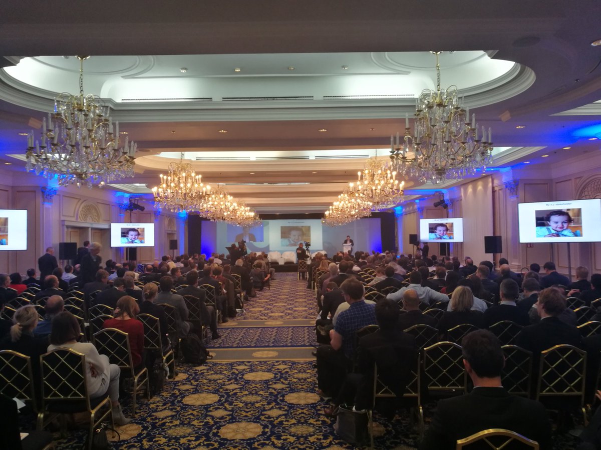 dth_hydrogenics's tweet photo. @rschoentgen explaining why we need to move to zero emission energy carriers: renewable power and hydrogen NOW ! #4ourchildren #10_FCHSF @fch_ju @H2Europe https://t.co/jmum2uvv3p