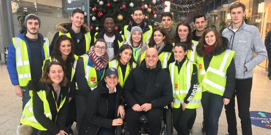 Microsoftirl's tweet photo. What a day we had at #RunInTheDark2017, surrounded by great people and supporting an even better cause as @markpollock fundraises to fast-track a cure for paralysis. More at: http:/msft.social/eHHWK8 https://t.co/0g3SYbk1x6