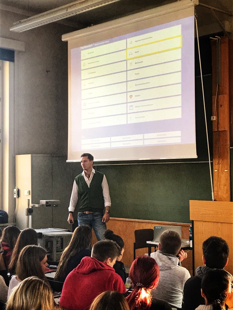 MrDennAlb's tweet photo. Presenting our Online-Startup @Thesius_de and the future of recruiting technologies at the Johannes Gutenberg-Universität Mainz. 
Thanks to Prof. Dr. Erk Piening. https://t.co/1iTYU6S39F