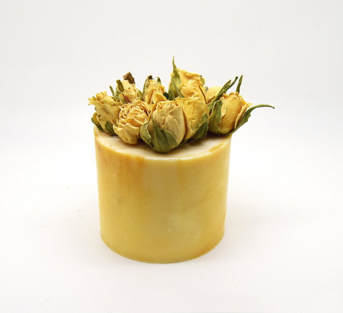 CJSoapDesign's tweet photo. Moisturising and conditioning handmade soap made by Catherine Jane #soapdesign #handmadeexcellence #luxury https://t.co/mjVJr9MmqB