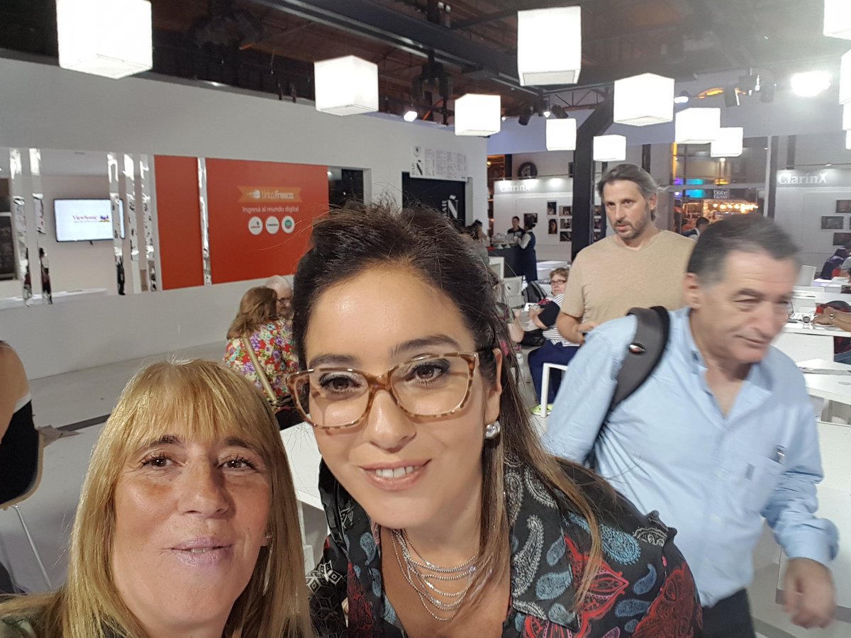 Patitobari's tweet photo. @fetcheves muyyyy felizzz cumpleee !!!!! https://t.co/DkWhCeeOKk
