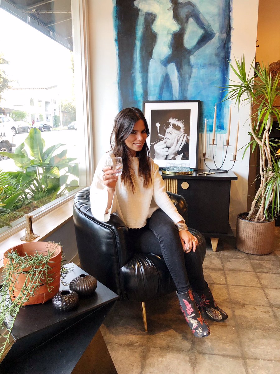 Shop local and #ShopSmall this holiday for #SmallBizSat on Nov 25 with <a href="/AmericanExpress/">American Express</a>. I’ll be stopping by one of my favorite stores in my neighborhood <a href="/NightPalm/">Night Palm</a> 
Where will you go? amex.co/2iT4ibX#AmexAm… #ad