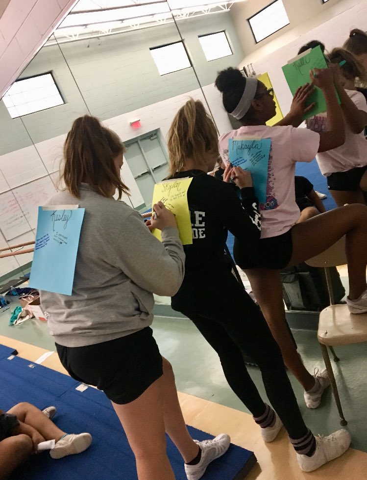 PVRAHS's tweet photo. Having an extra thankful practice! Everyone wrote something nice on each others backs. Happy (early) Thanksgiving! 🦃 🍽🍁 https://t.co/Yspi6wxl7E
