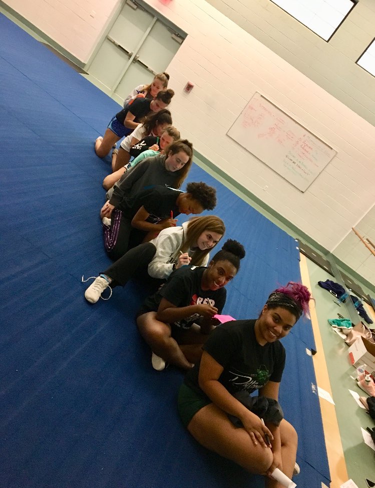 PVRAHS's tweet photo. Having an extra thankful practice! Everyone wrote something nice on each others backs. Happy (early) Thanksgiving! 🦃 🍽🍁 https://t.co/Yspi6wxl7E
