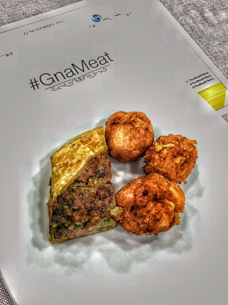 aniello_coppola's tweet photo. Stasera #socialtable da Braceria Barone con @LiciaSangermano @GenualdoElio  @Anna_Pernice #gnameat @YouMeatFiliera @federcarni https://t.co/OGmMRluKJL