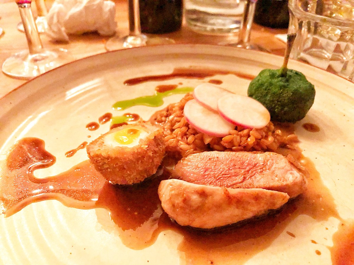 IndieFude's tweet photo. Time to show off what a cracking group of chefs can do with @BallinteerFarm Quail 😍 #FourChefsAndGreatVine 🤤 https://t.co/O7ZBFqE8yL